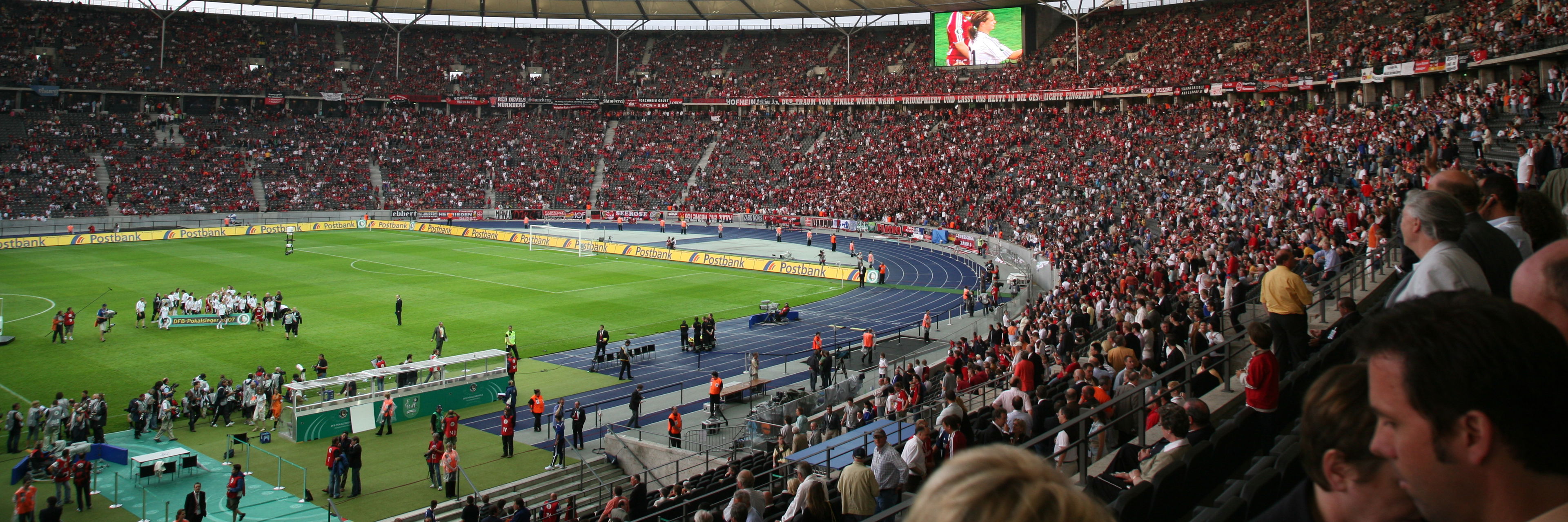 Fodboldstadion