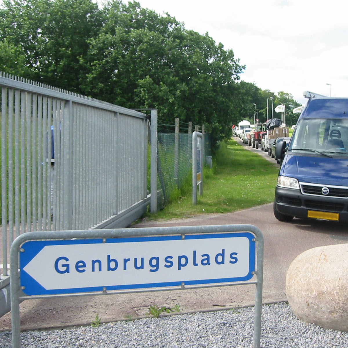 Skilt ved indkørsel til genbrugspladsen