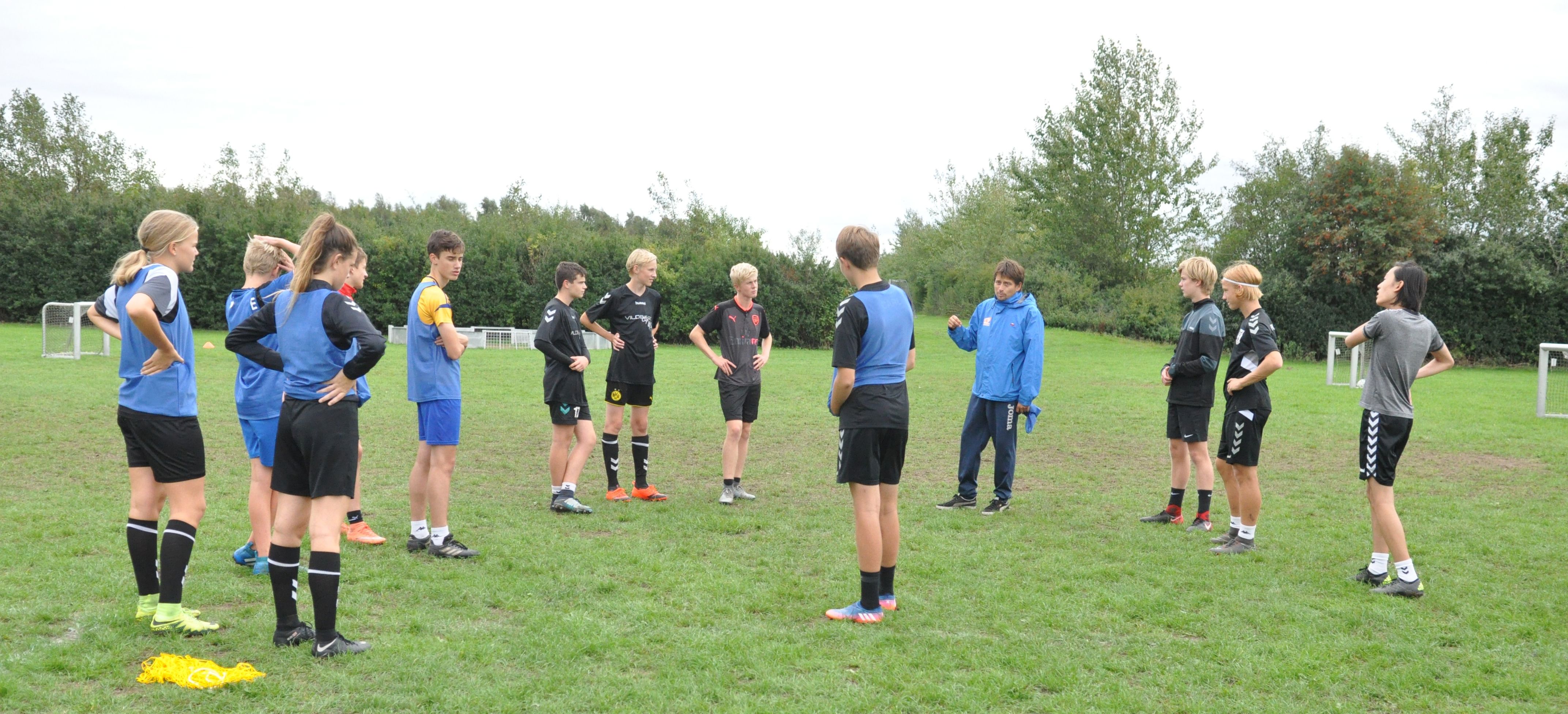 Unge trænere lytter